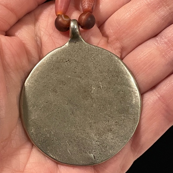 Tibetan Agate and Double Dragon Necklace-NWOT - Picture 3 of 10